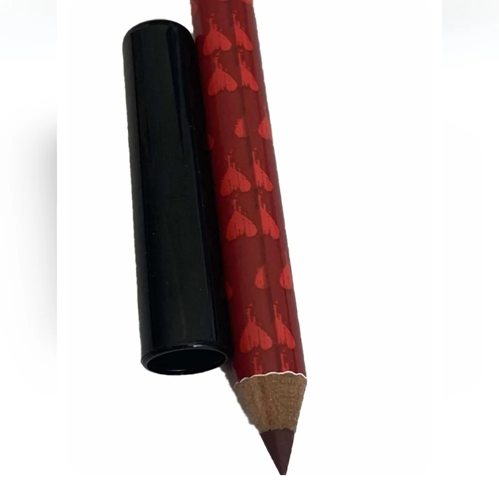 ❇️🧚‍♀️CHUCKY Glamite Brown Lip Liner NWT